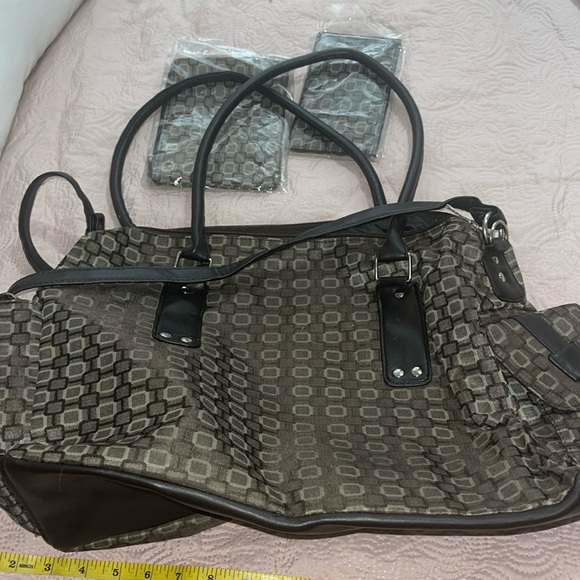 Avon Handbags - New Avon Bag (3 piece set)